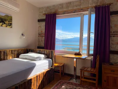 Premium Studio, 2 Bedroom, with Lake View